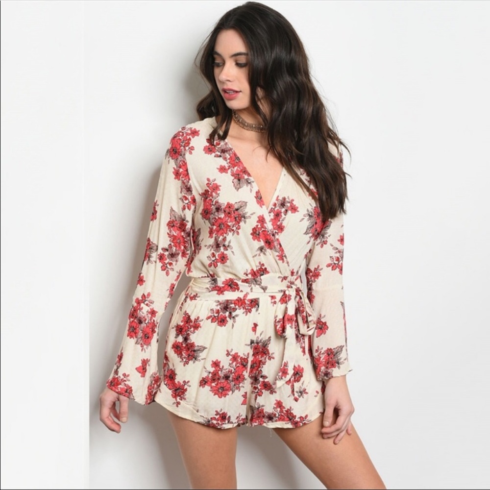 🌺🌷Beige Floral Romper🌷🌺